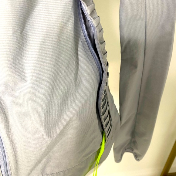 LULULEMON RUNNING JACKET - Picture 4 of 6